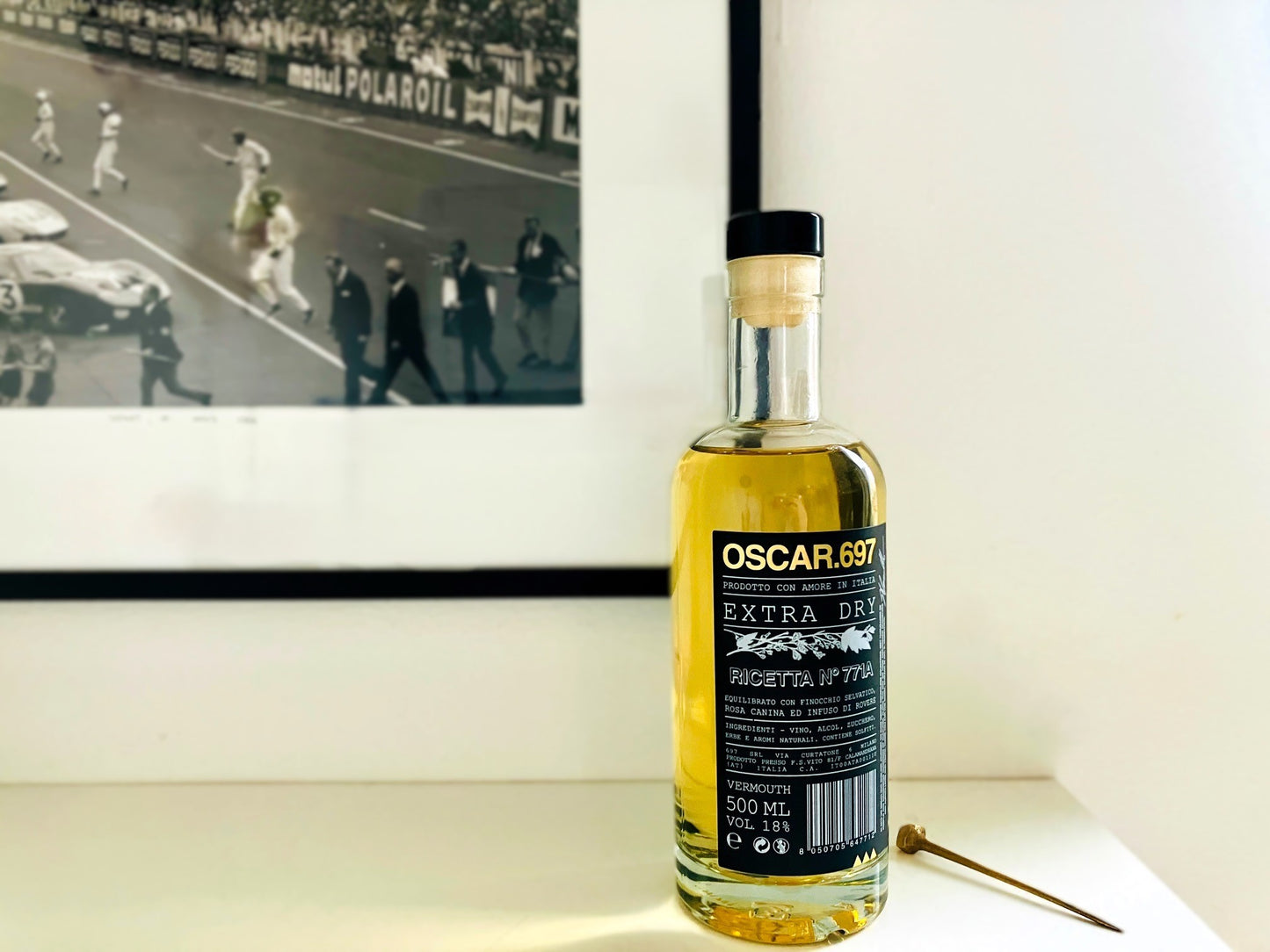 Oscar 697 Extra Dry Vermouth 18% ABV